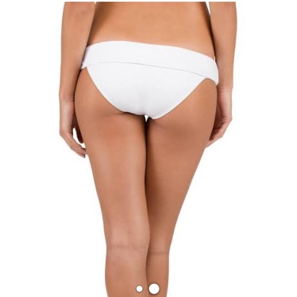 🌻Volcom bikini bottoms - Picture 2 of 3